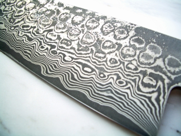 AZAI Uzushio Gyuto Damastmesser, 61 Lagen, 19 cm Klingenl�nge
