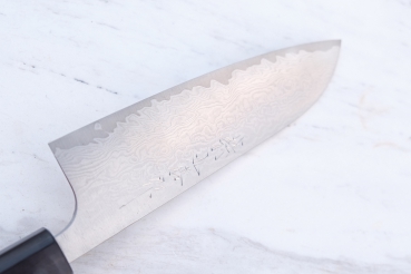 AZAI R2 Stahl Wa Santoku 17 cm, handgeschmiedet und -signiert, rostfrei