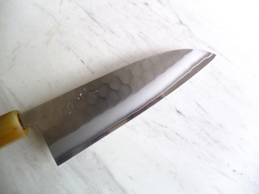 Yoshikane Tsuchime Santoku, 16.5cm, handgeschmiedet und -signiert