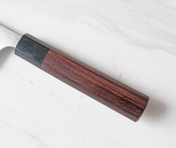 AZAI R2 Stahl Wa Santoku 17 cm, handgeschmiedet und -signiert, rostfrei