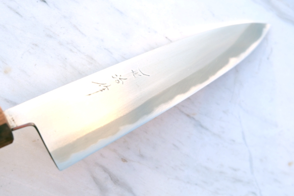 HEIJI Schmiede Atsuraeko Migaki Gyuto, 22 cm Klinge mit Honbazuke, handgeschmiedet und - signiert, nicht rostfrei