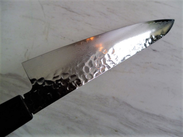 AOKI Sakai Takayuki VG10 Suminagashi Tsuchime Wa Gyuto, 21 cm Klingenlänge, rostfrei, Griff jap. Zelkove
