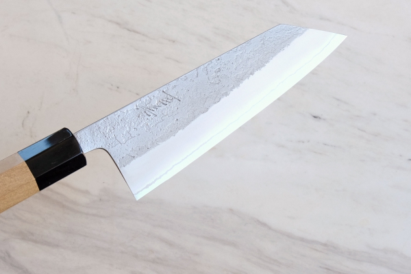 Yoshikane Nashi-ji Kengata Santoku 16 cm, handgeschmiedet und -signiert